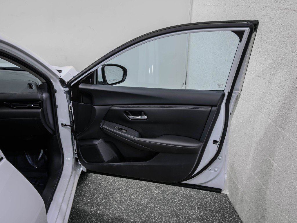 Used 2025 Nissan Sentra SV image 18