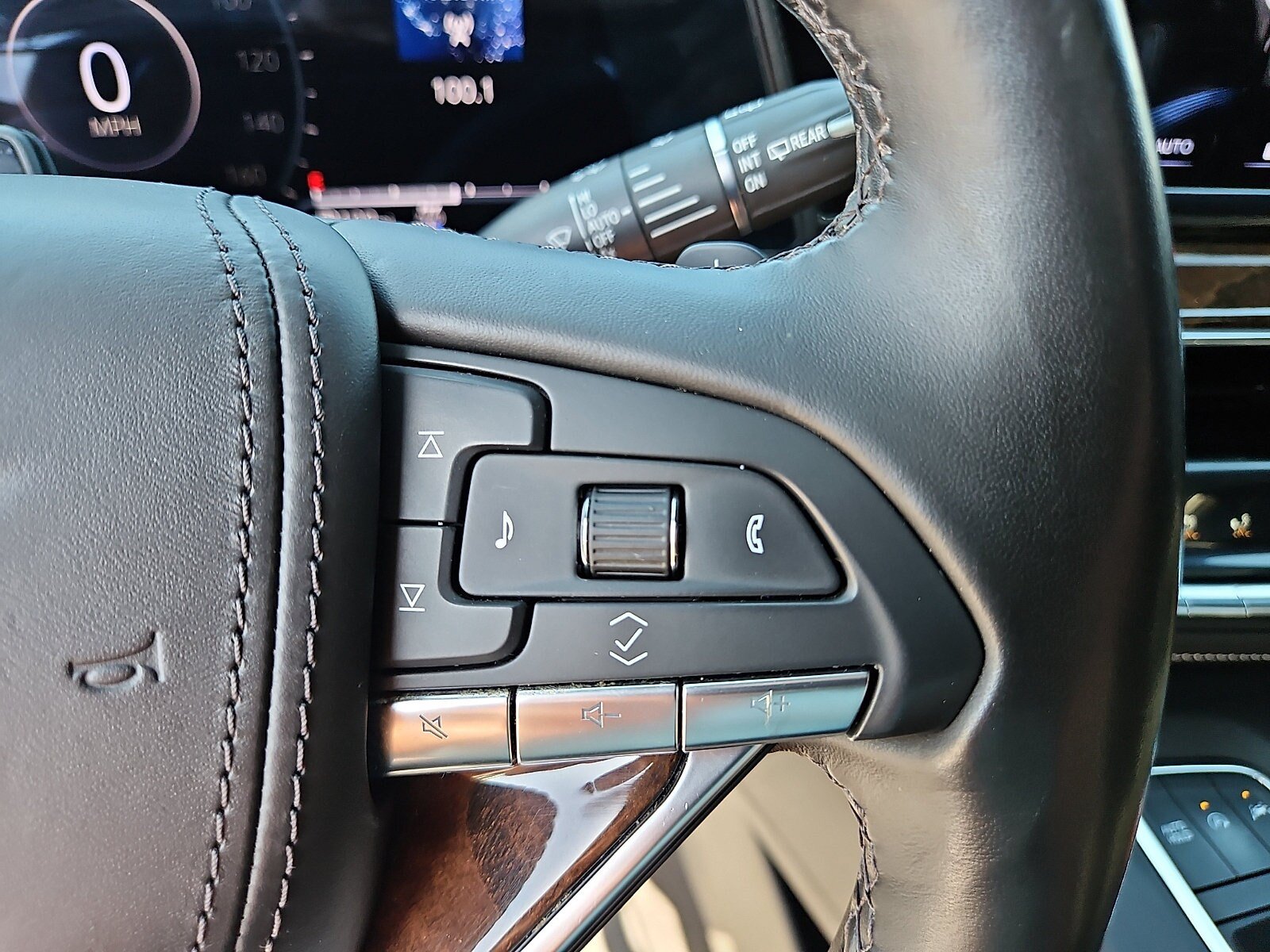 Used 2022 Cadillac Escalade ESV Sport Platinum AWD/4WD image 16