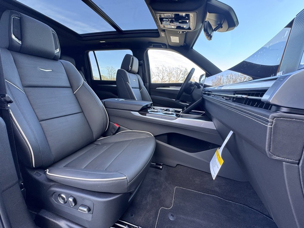 New 2026 Cadillac Escalade ESV Luxury w/ LPO, Radiant Package image 13