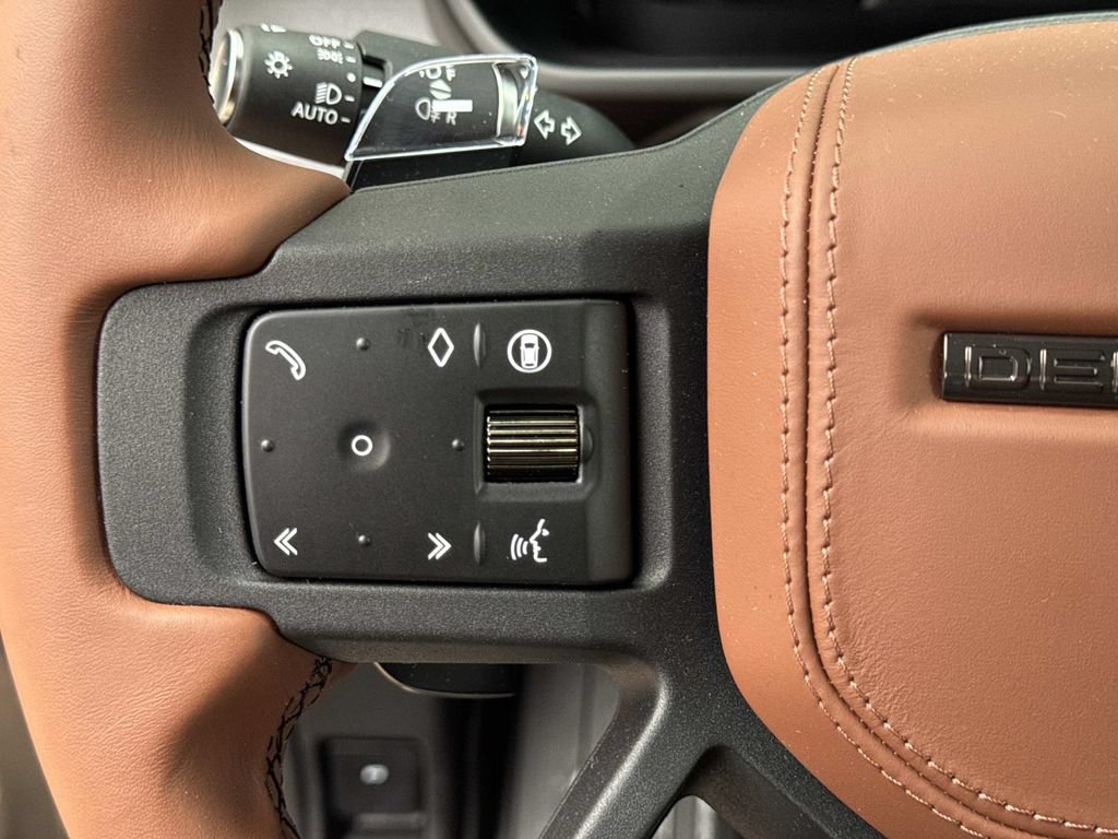 New 2026 Land Rover Defender 110 AWD/4WD image 28