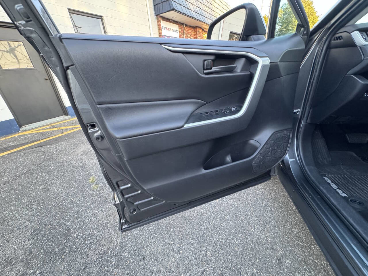 Used 2020 Toyota RAV4 LE image 44