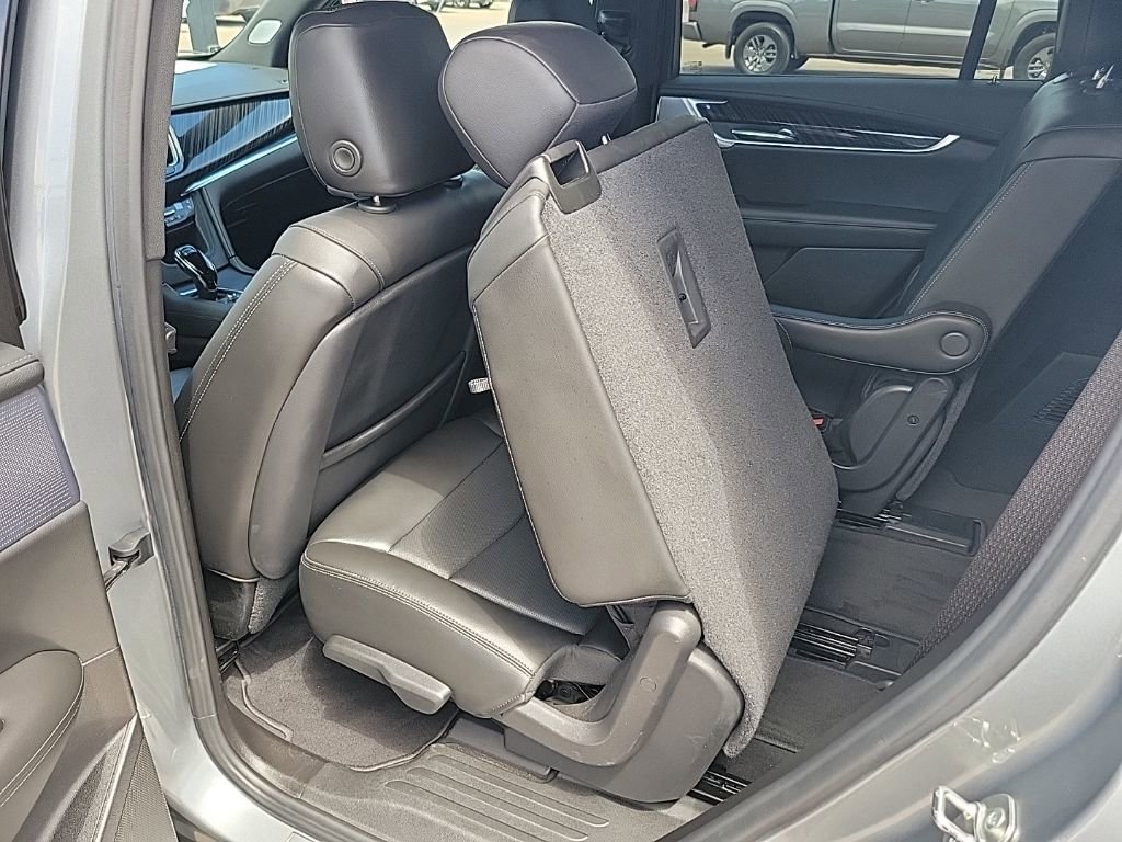 Used 2025 Cadillac XT6 Premium Luxury FWD image 35