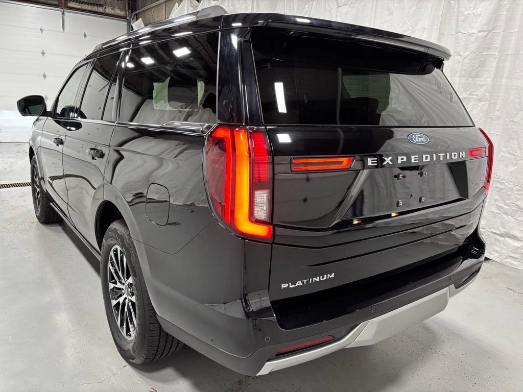 Used 2025 Ford Expedition Platinum AWD/4WD image 5
