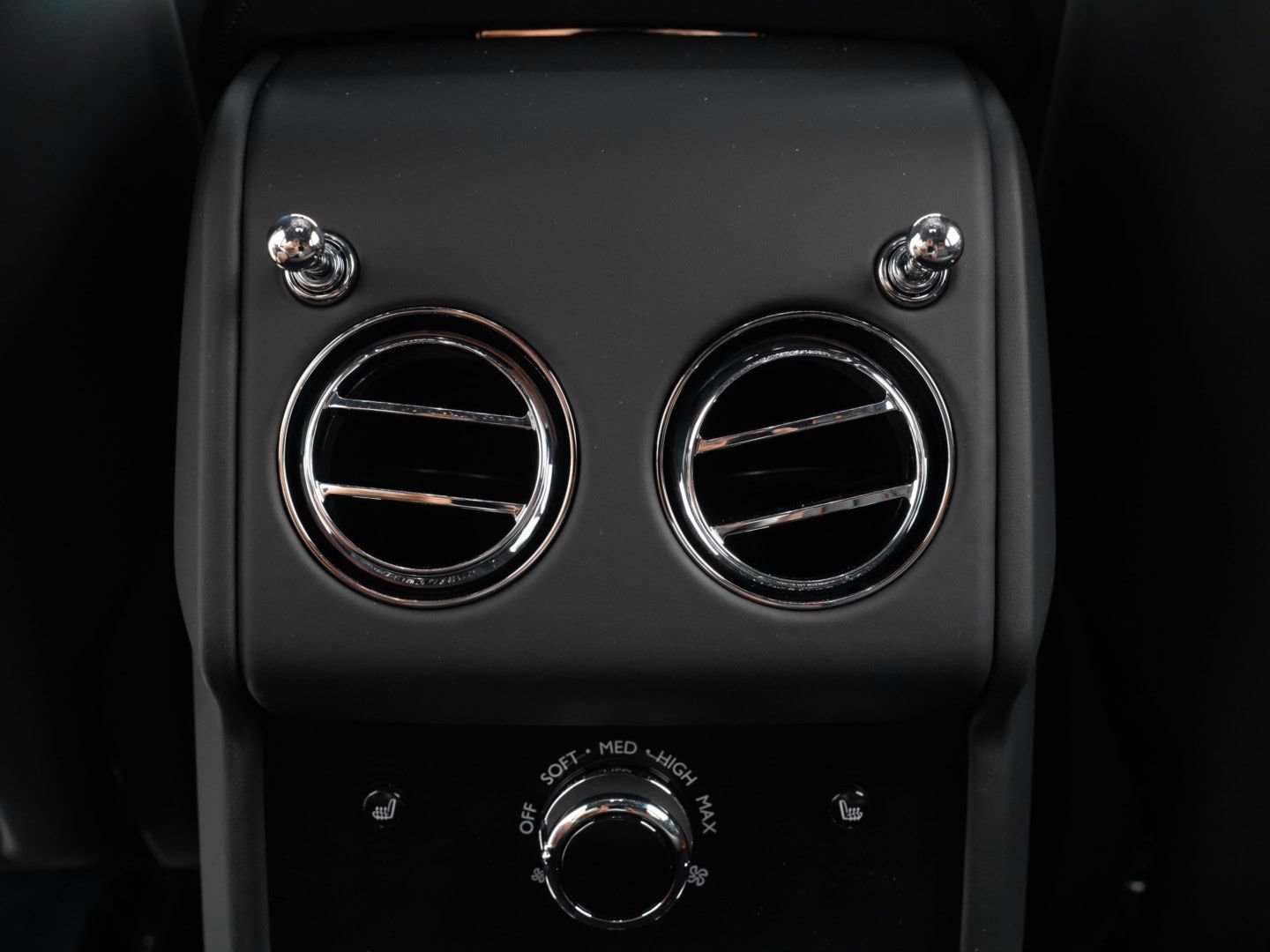 New 2027 Rolls-Royce Cullinan Black Badge AWD/4WD image 31
