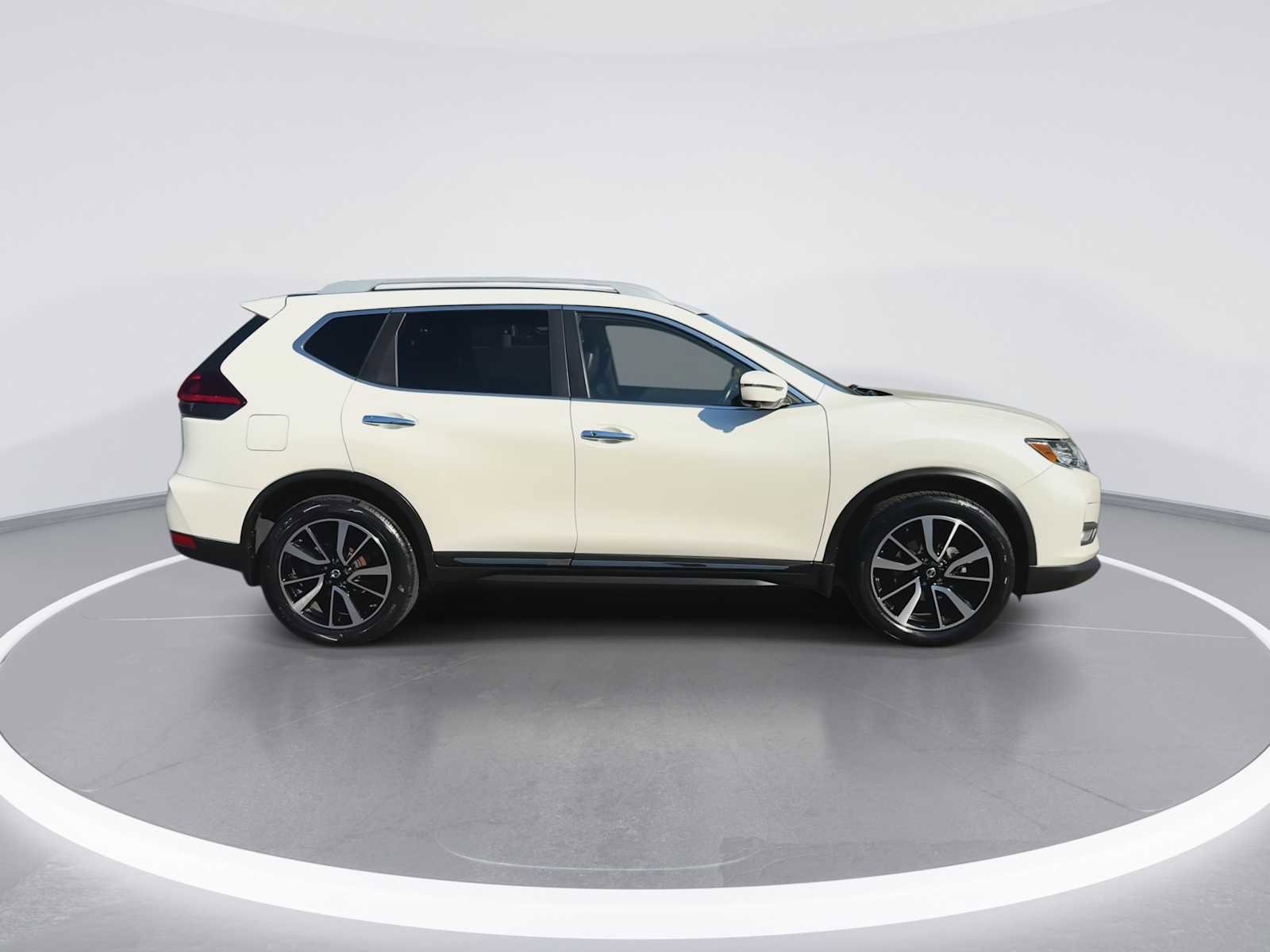 Used 2020 Nissan Rogue SL w/ Premium Package image 9