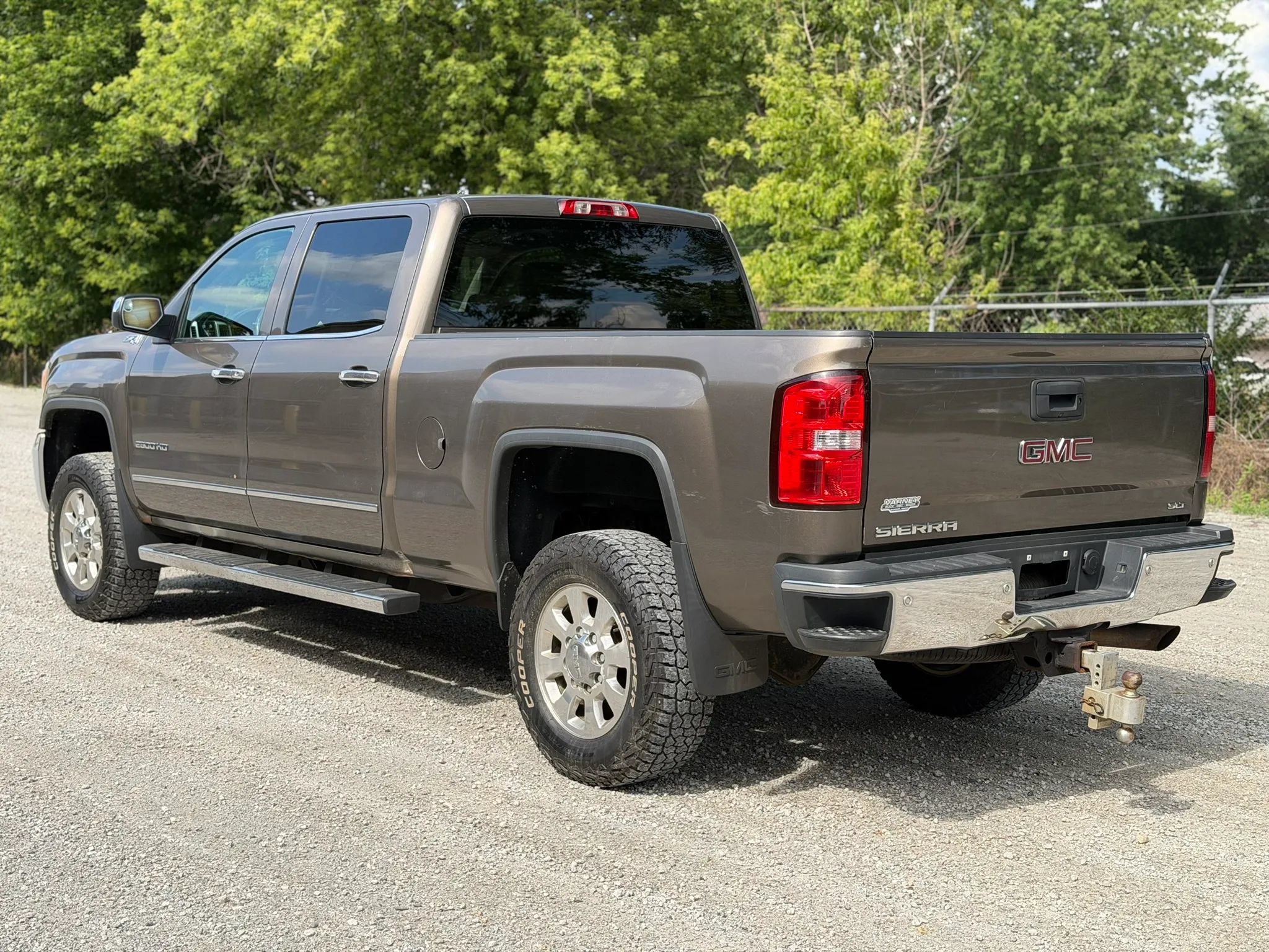 Used 2015 GMC Sierra 2500 SLT w/ SLT Preferred Package AWD/4WD image 7
