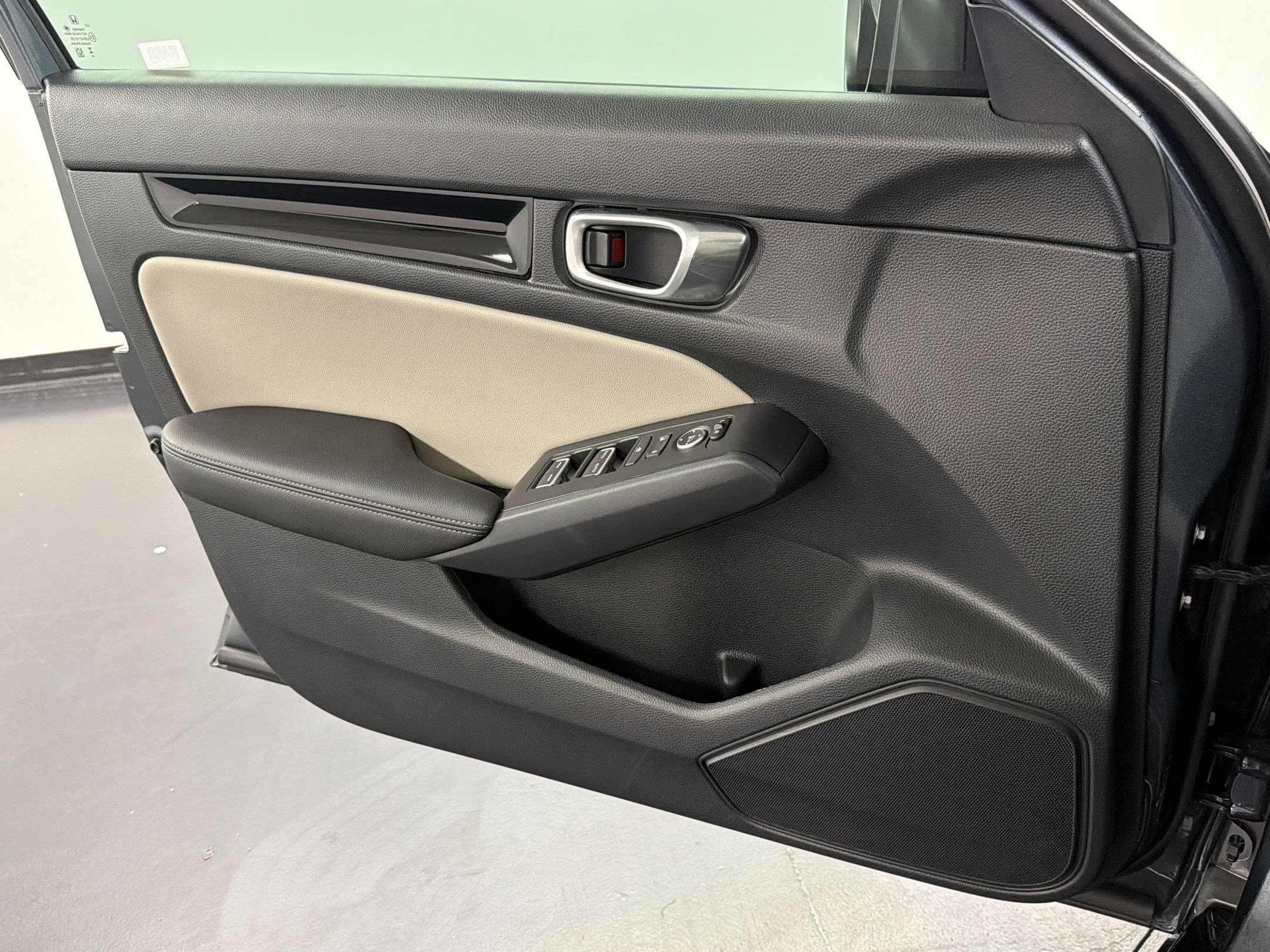 Certified 2024 Honda Civic EX-L image 13