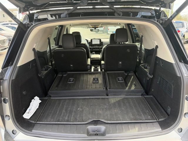 Used 2024 Nissan Pathfinder Platinum AWD/4WD image 19