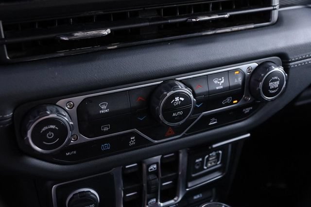 Used 2024 Jeep Wrangler Unlimited Rubicon 4xe AWD/4WD image 18