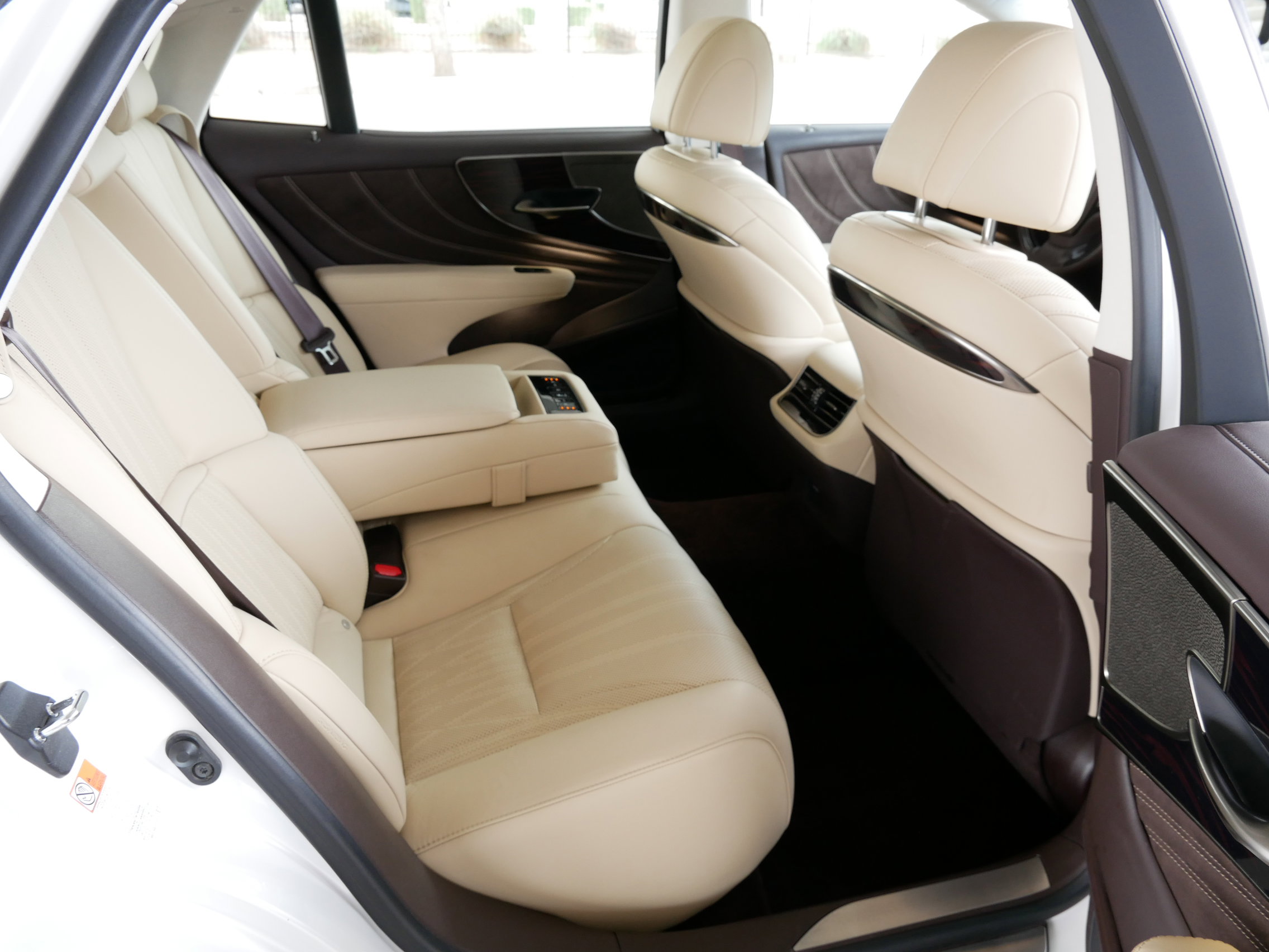 Used 2019 Lexus LS 500 AWD image 16