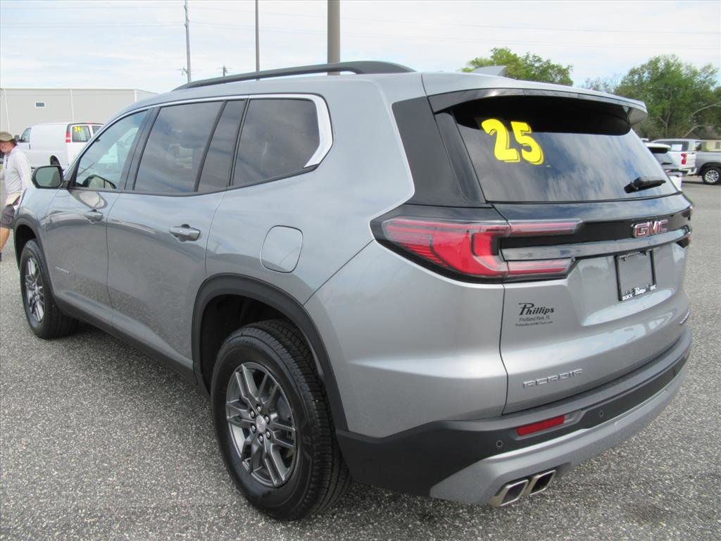 Used 2025 GMC Acadia Elevation image 5