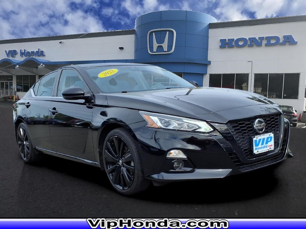 Used 2022 Nissan Altima 2.5 SR w/ Midnight Edition Package