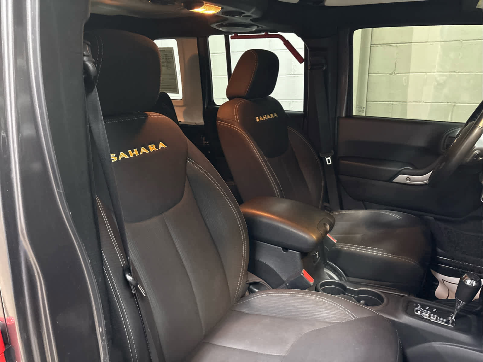 Used 2014 Jeep Wrangler Unlimited Sahara w/ Connectivity Group image 34