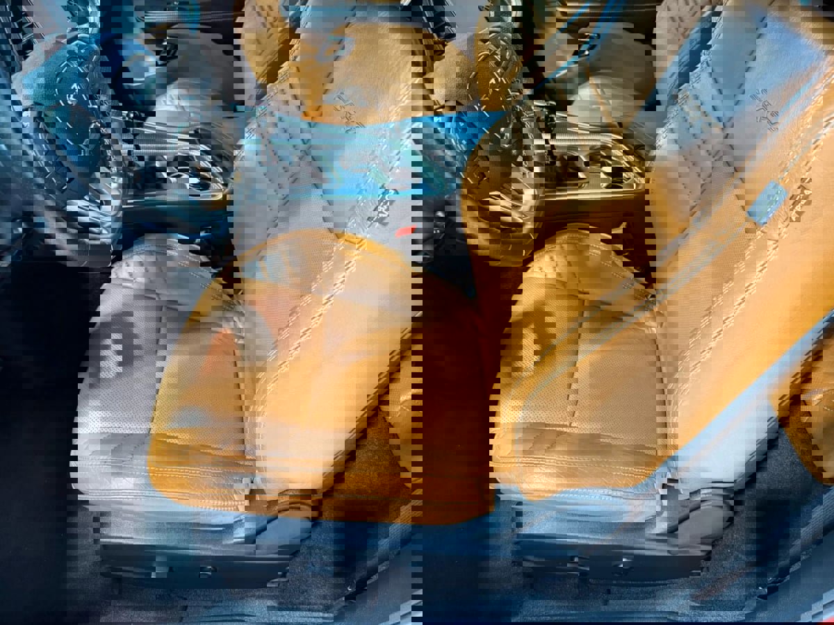 Used 2015 Dodge Challenger SRT Hellcat image 25