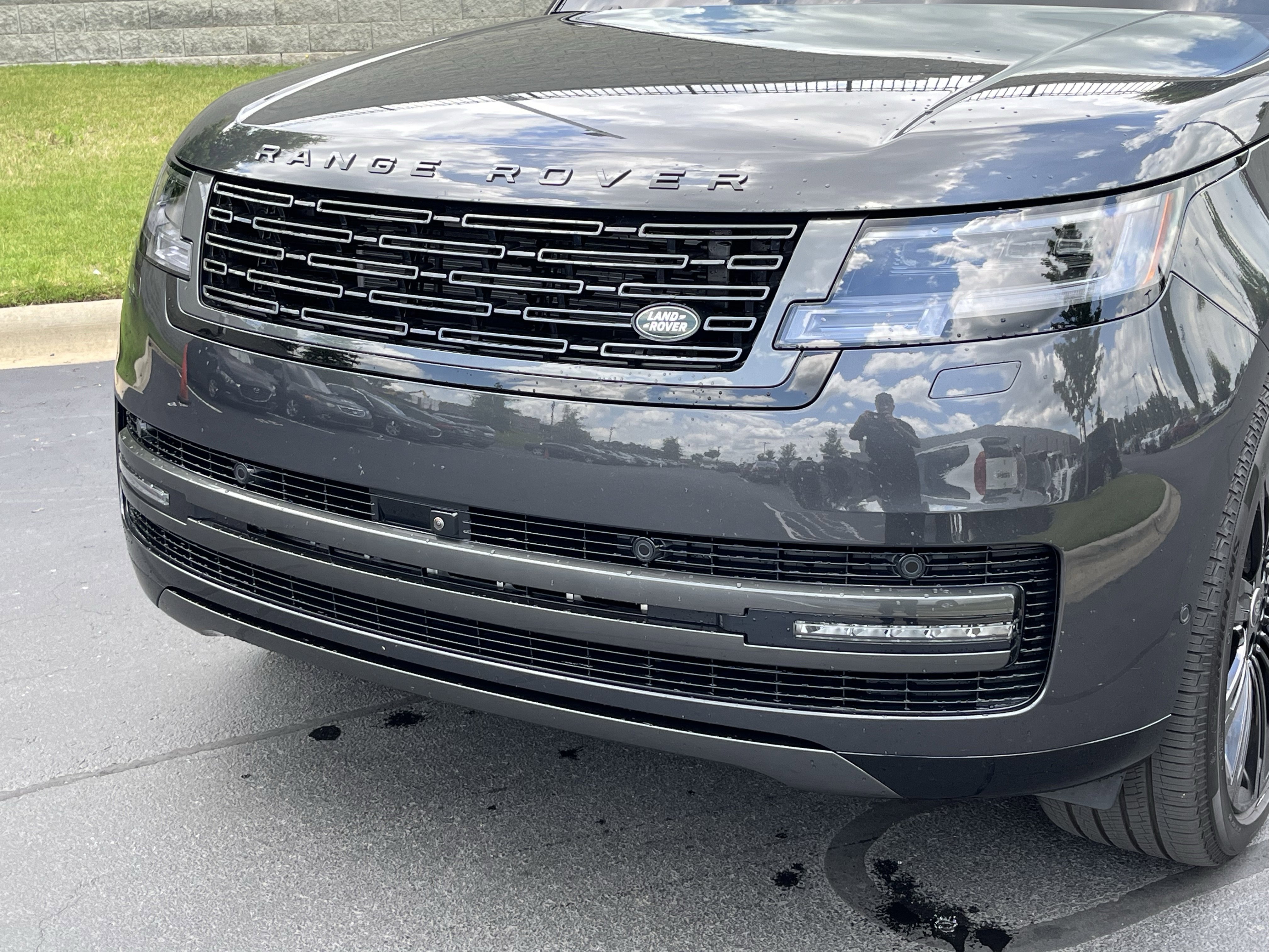 Used 2025 Land Rover Range Rover SE AWD/4WD image 11