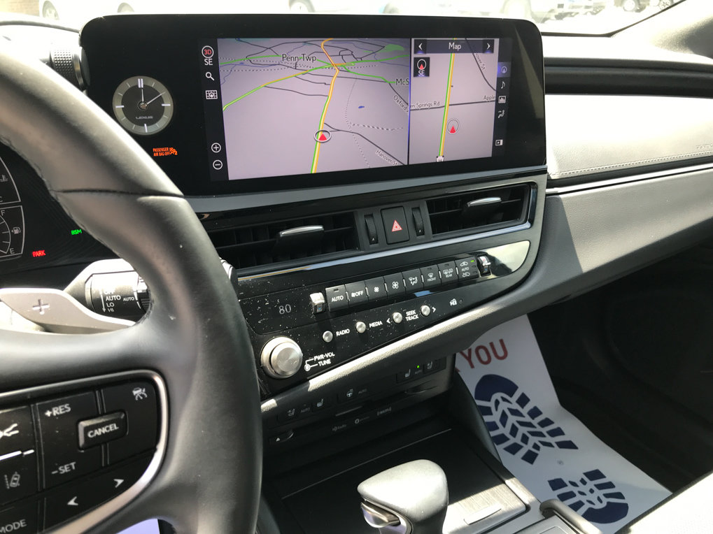 Used 2022 Lexus ES 300h w/ Premium Package FWD image 18
