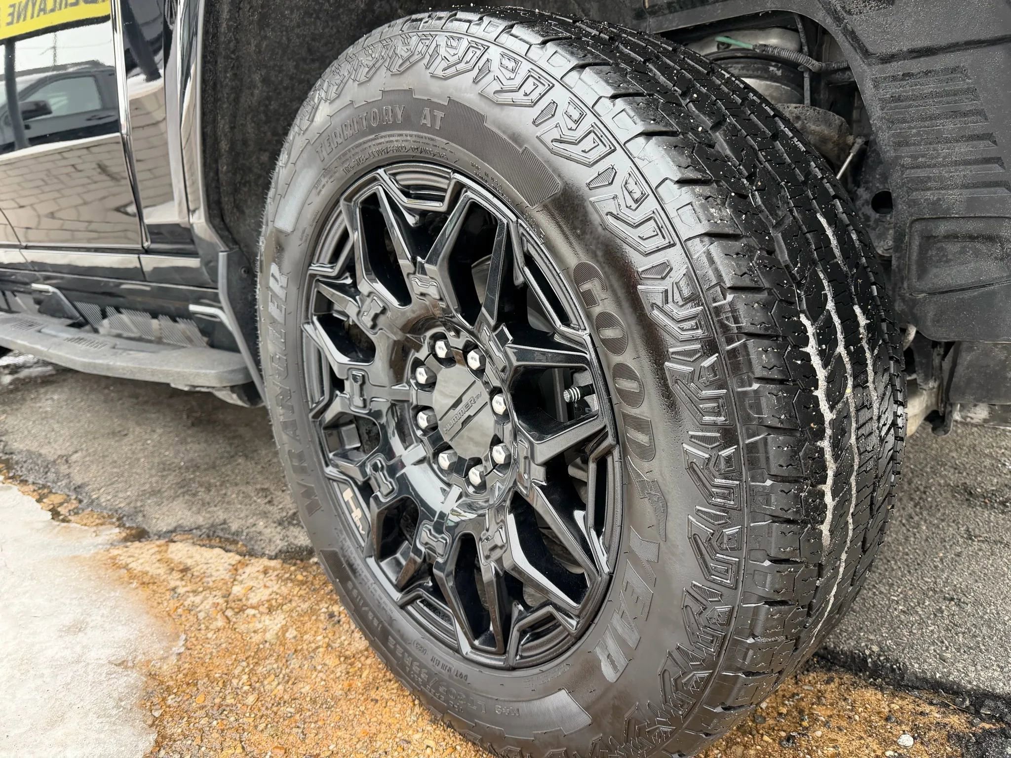 Used 2024 GMC Hummer EV 2X image 35