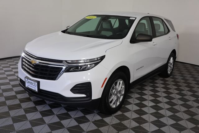 Used 2022 Chevrolet Equinox LS AWD/4WD image 4