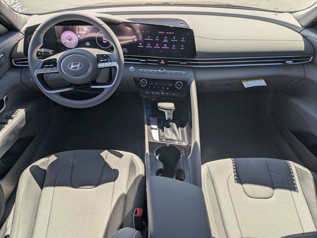 Used 2025 Hyundai Elantra SEL FWD image 14