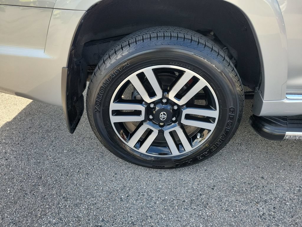 Used 2019 Toyota 4Runner Limited AWD/4WD image 31