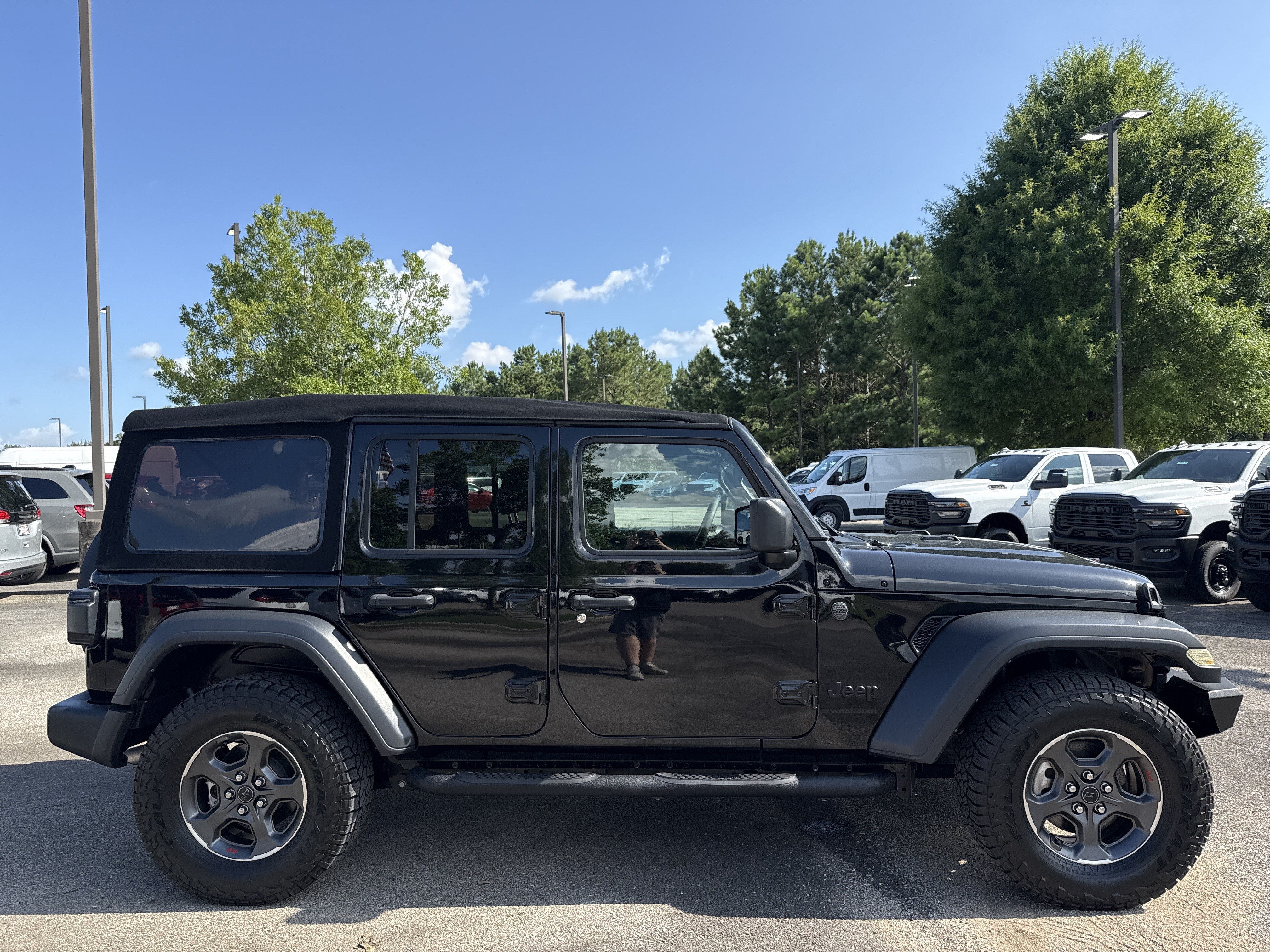 Used 2024 Jeep Wrangler Unlimited Sport AWD/4WD image 8