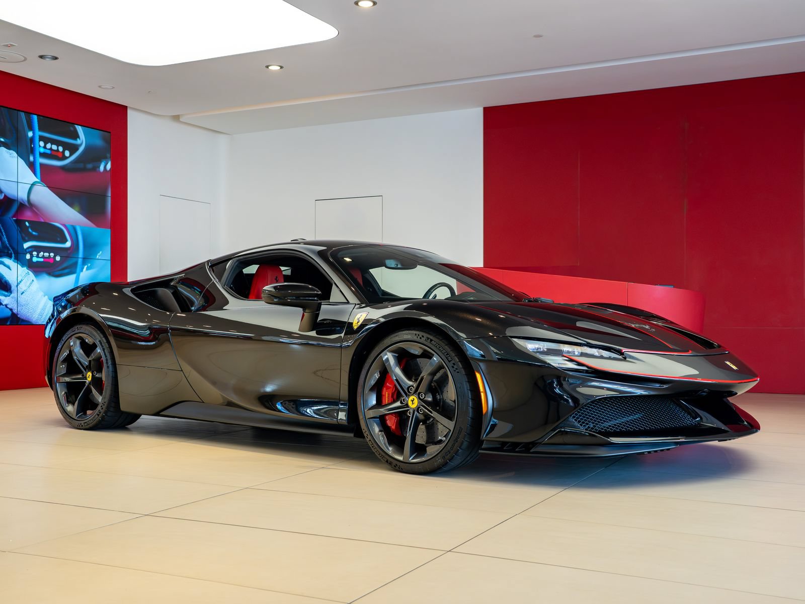 Used 2021 Ferrari SF90 Stradale AWD/4WD image 1