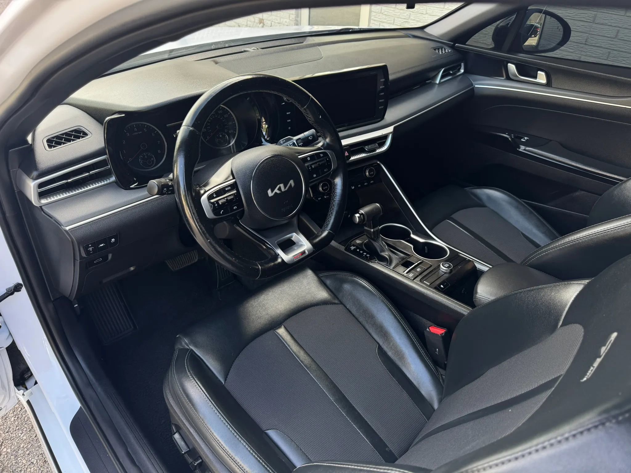 Used 2022 Kia K5 GT-Line FWD image 12