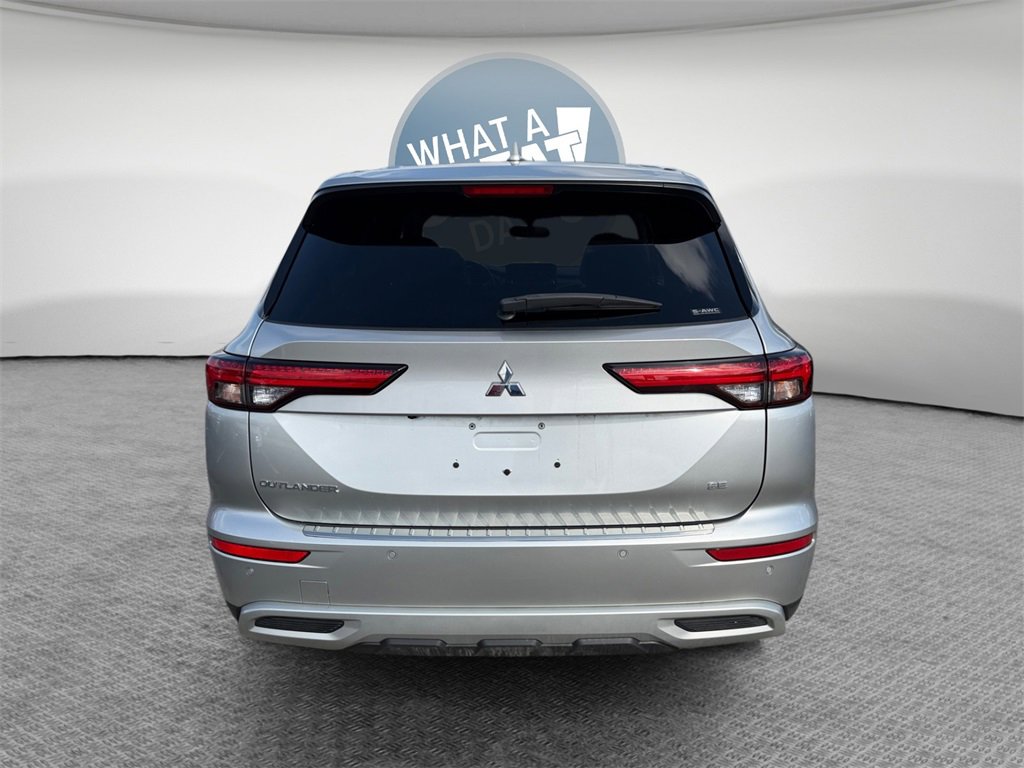 Used 2022 Mitsubishi Outlander SE image 5