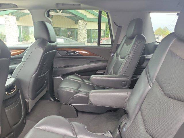 Used 2020 Cadillac Escalade Luxury AWD/4WD image 12