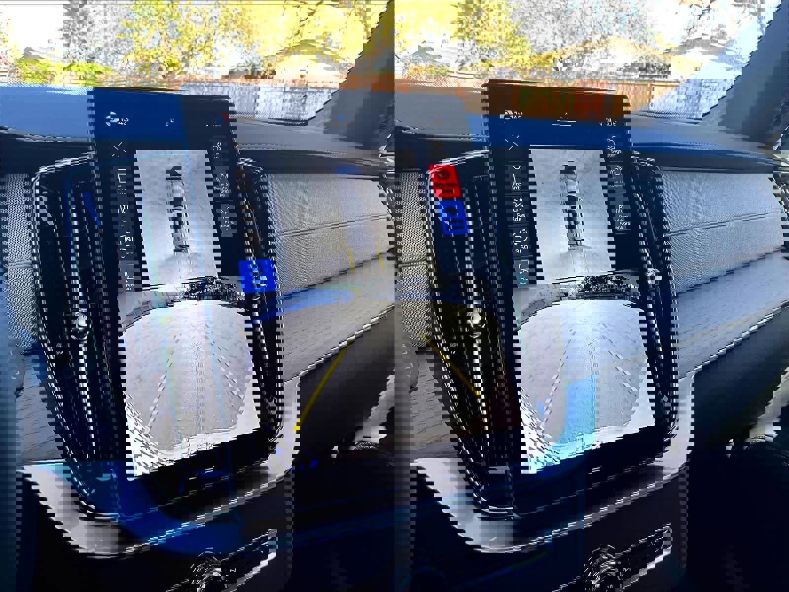 Used 2026 Volvo XC90 B6 Plus w/ Protection Package Premier image 24