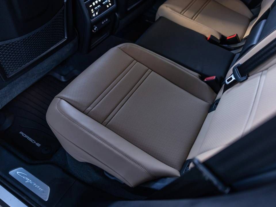 Certified 2026 Porsche Cayenne Coupe AWD/4WD image 29
