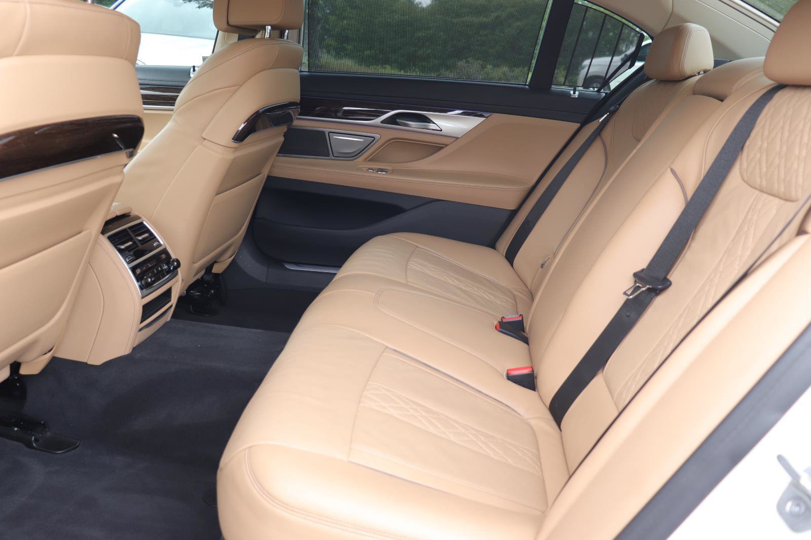 Used 2022 BMW 740i w/ Premium Package RWD image 12