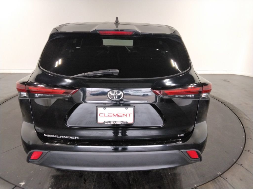 Used 2024 Toyota Highlander LE image 7