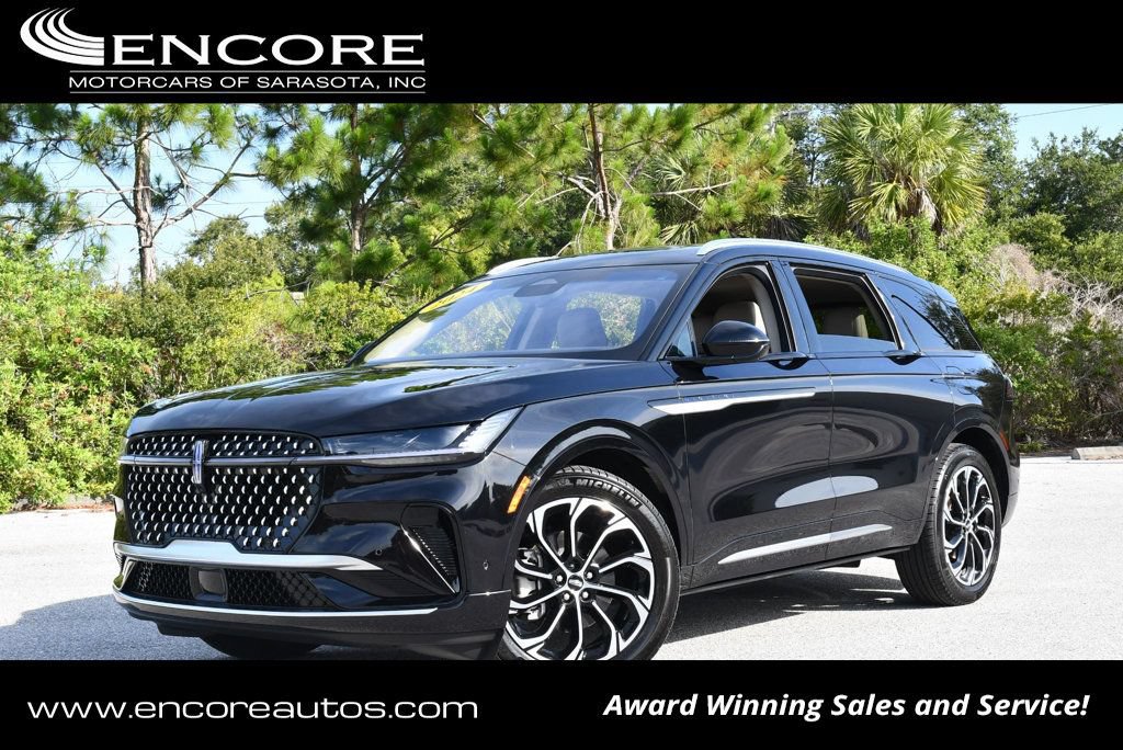 Used 2024 Lincoln Nautilus Reserve w/ Equipment Group 203A AWD/4WD image 1