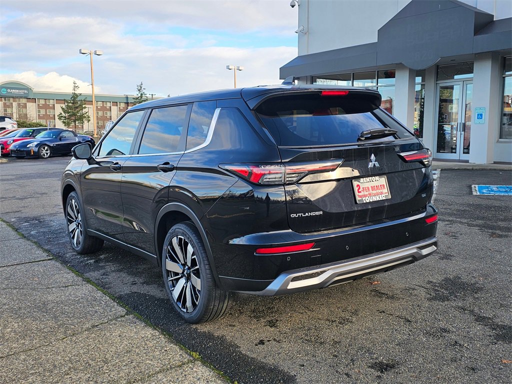 New 2025 Mitsubishi Outlander SE image 7