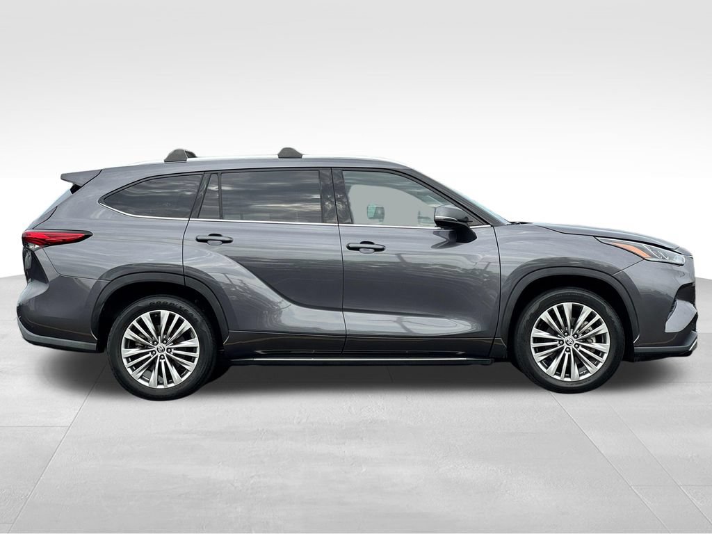 Used 2021 Toyota Highlander Platinum FWD image 8