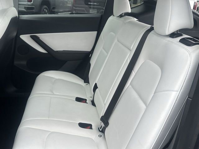 Used 2021 Tesla Model Y Long Range image 24