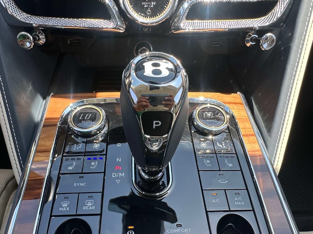 Used 2024 Bentley Flying Spur V8 AWD/4WD image 39