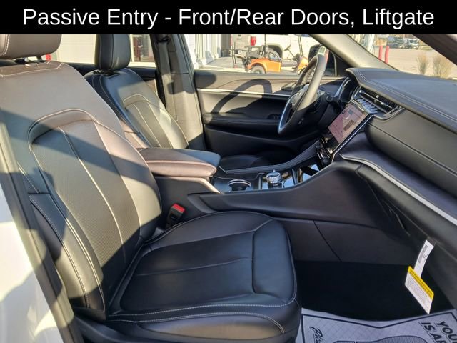 New 2025 Jeep Grand Cherokee L Limited w/ Luxury Tech Group II image 18