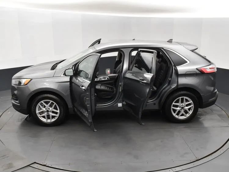 Used 2024 Ford Edge SEL image 7