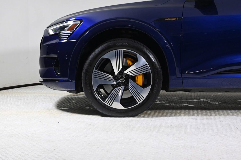 Used 2023 Audi e-tron Premium Plus w/ Premium Plus Package image 22