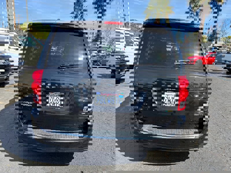 Used 2019 Dodge Grand Caravan SXT image 4