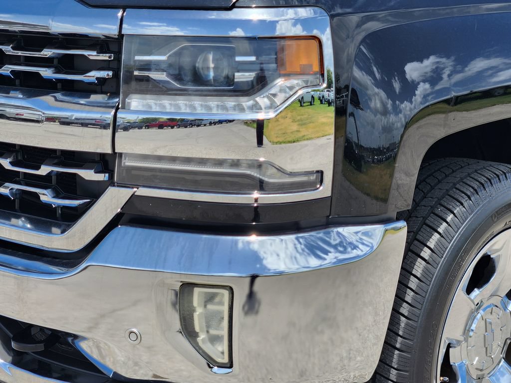 Used 2016 Chevrolet Silverado 1500 LTZ w/ LTZ Plus Package AWD/4WD image 8