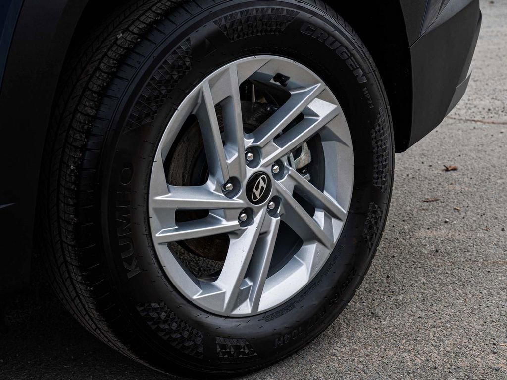 Used 2025 Hyundai Tucson SE AWD/4WD image 8
