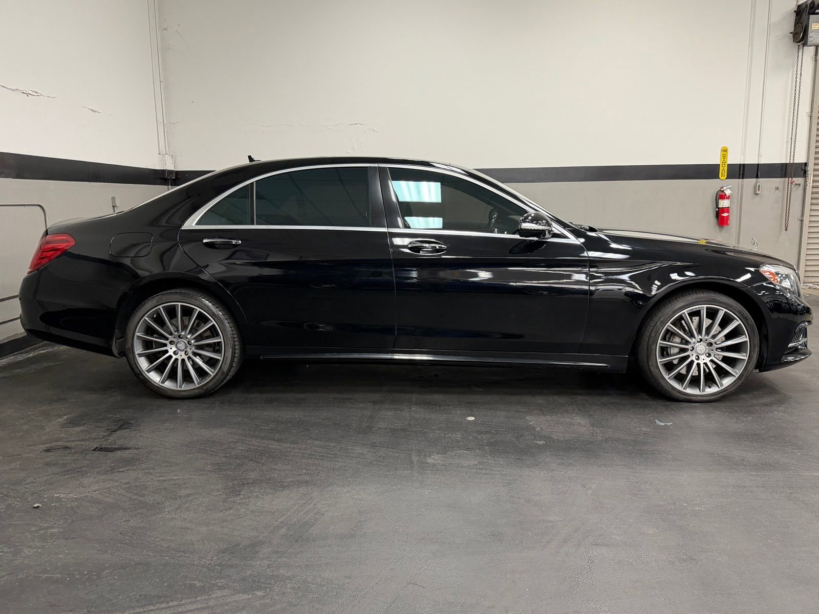 Used 2015 Mercedes-Benz S 550 Sedan image 5