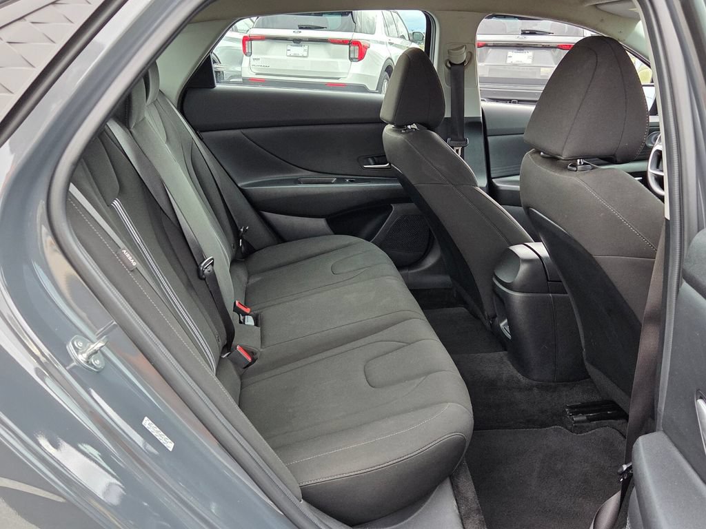 Used 2024 Hyundai Elantra SEL FWD image 14