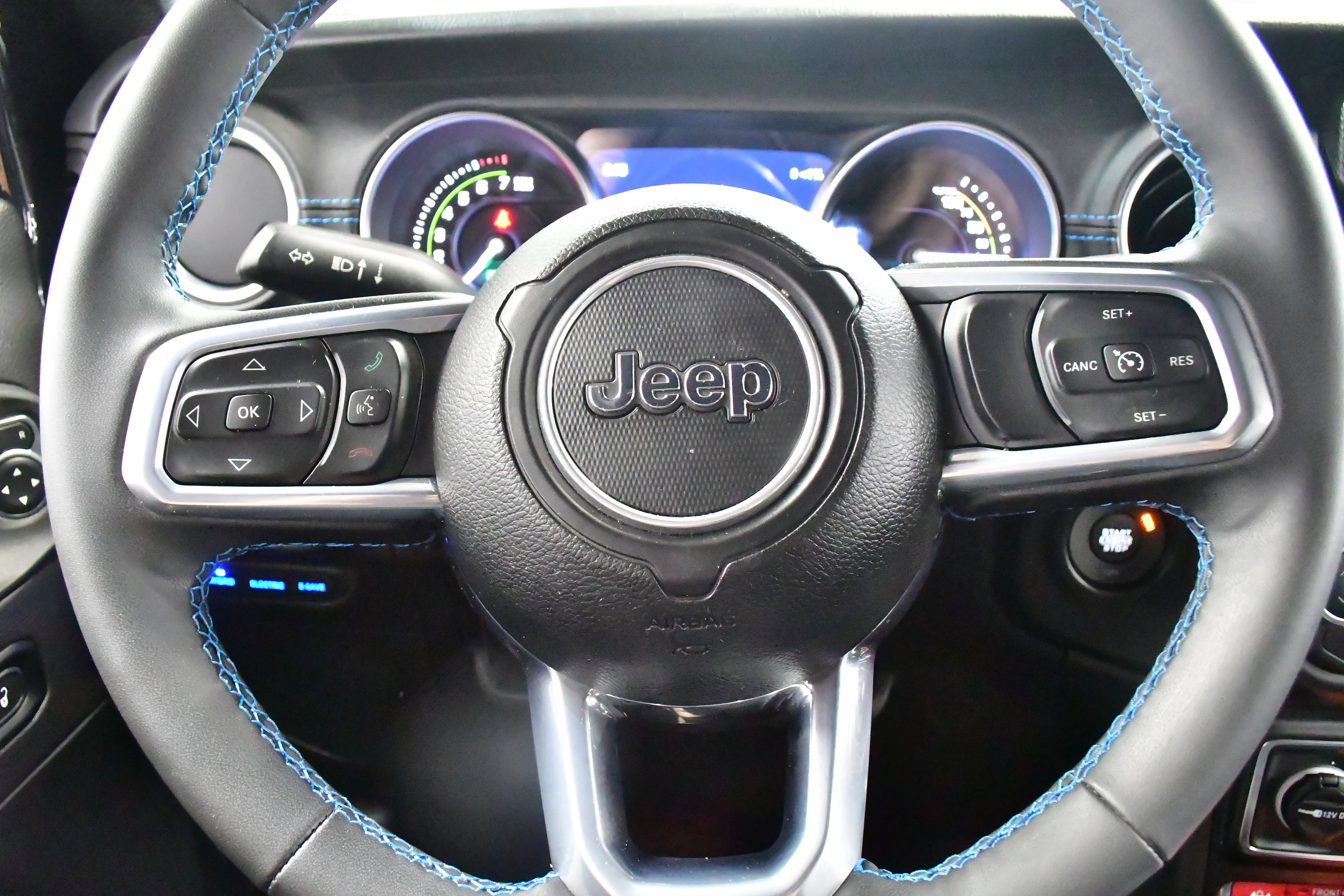 Used 2023 Jeep Wrangler Unlimited Rubicon 4xe w/ Cold Weather Group AWD/4WD image 20