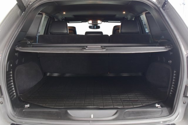 Used 2020 Jeep Grand Cherokee Altitude image 23