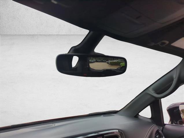 Used 2025 Chrysler Pacifica Select image 15