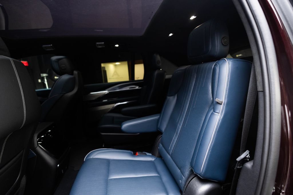 Used 2025 Cadillac Escalade IQ Luxury 2 w/ LPO, Premium Carpet Package AWD/4WD image 45